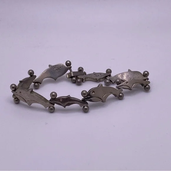 Dolphin Link Bracelet 925 Sterling Silver Hinge snap clasp - Picture 1 of 4